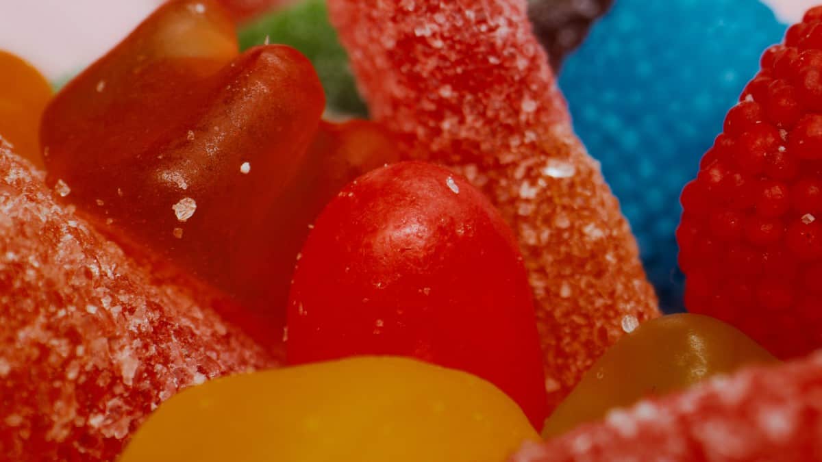 An image of candies rich in sugar.